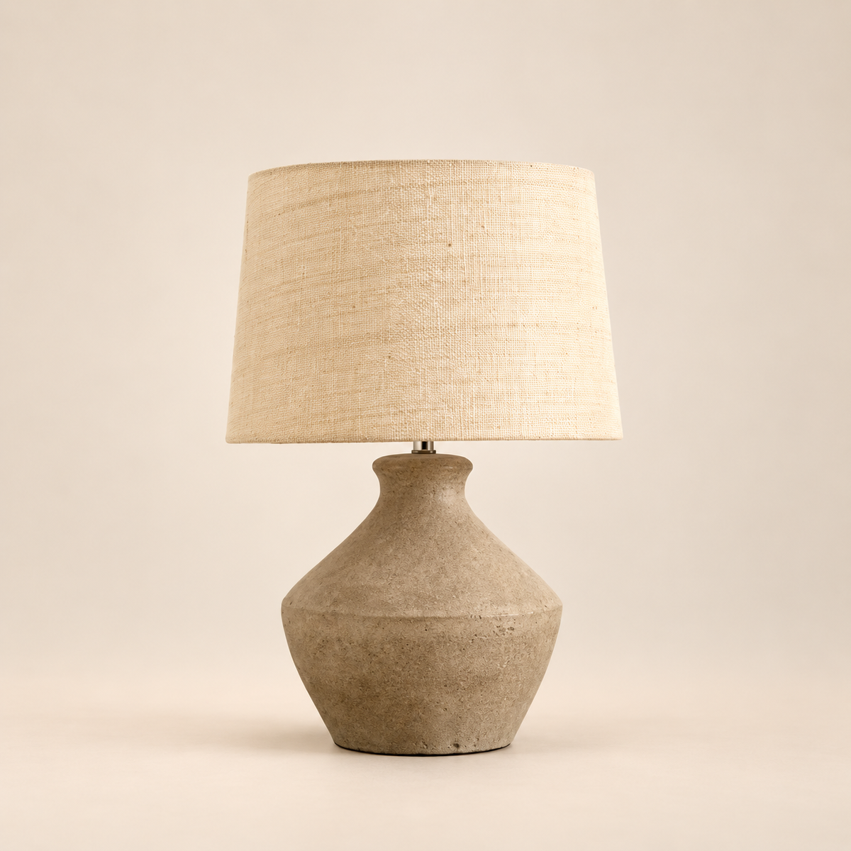 LAMPE À BASE BRUTE EN TERRE CUITE