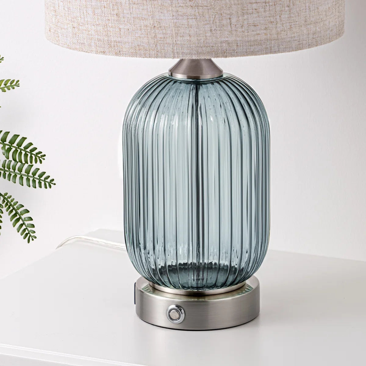 Lampe de table en verre avec ports de chargement USB et ampoule à intensité variable (48 cm)
