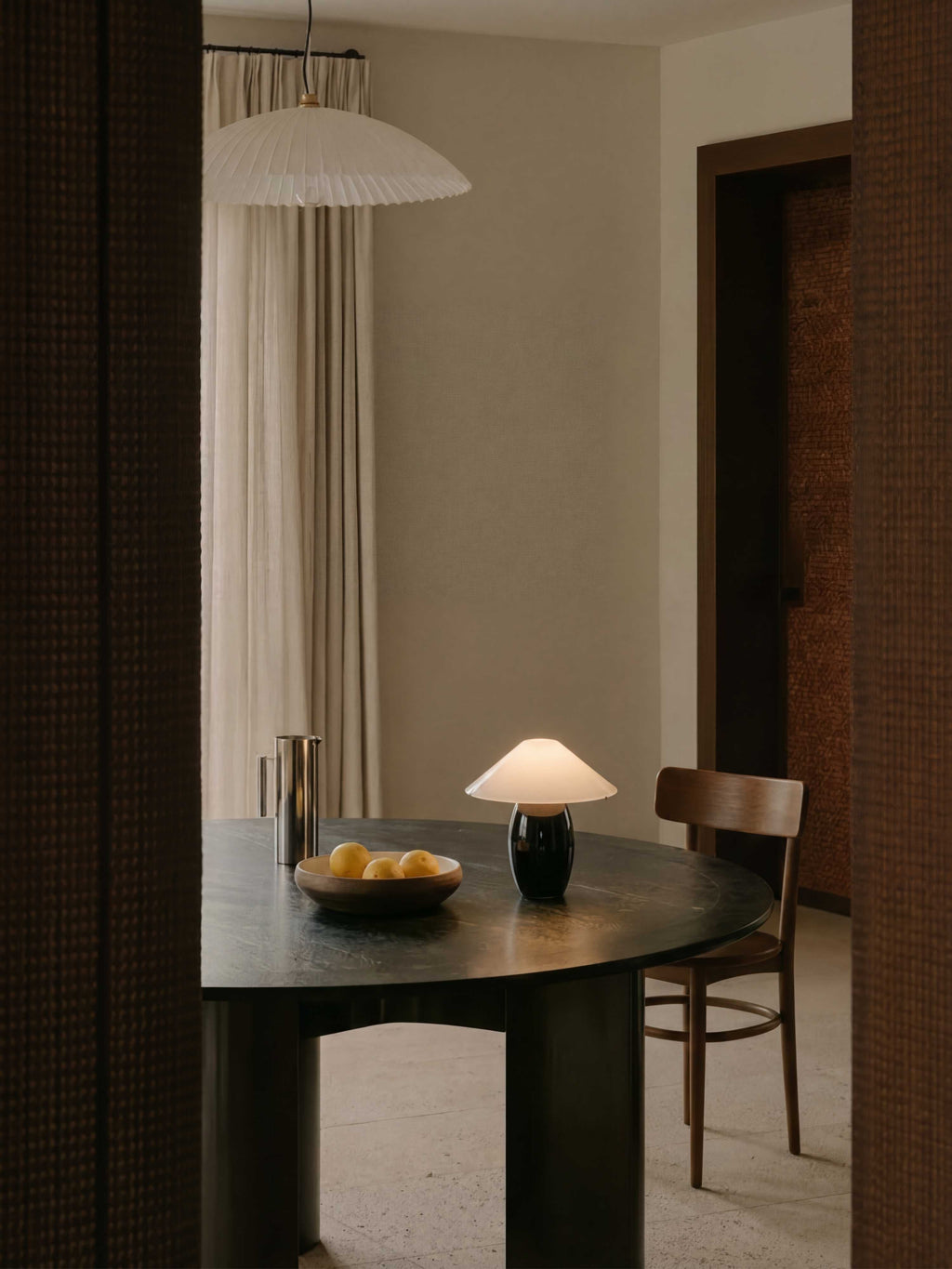 Maríel Portable Lamp | Black Ceramic