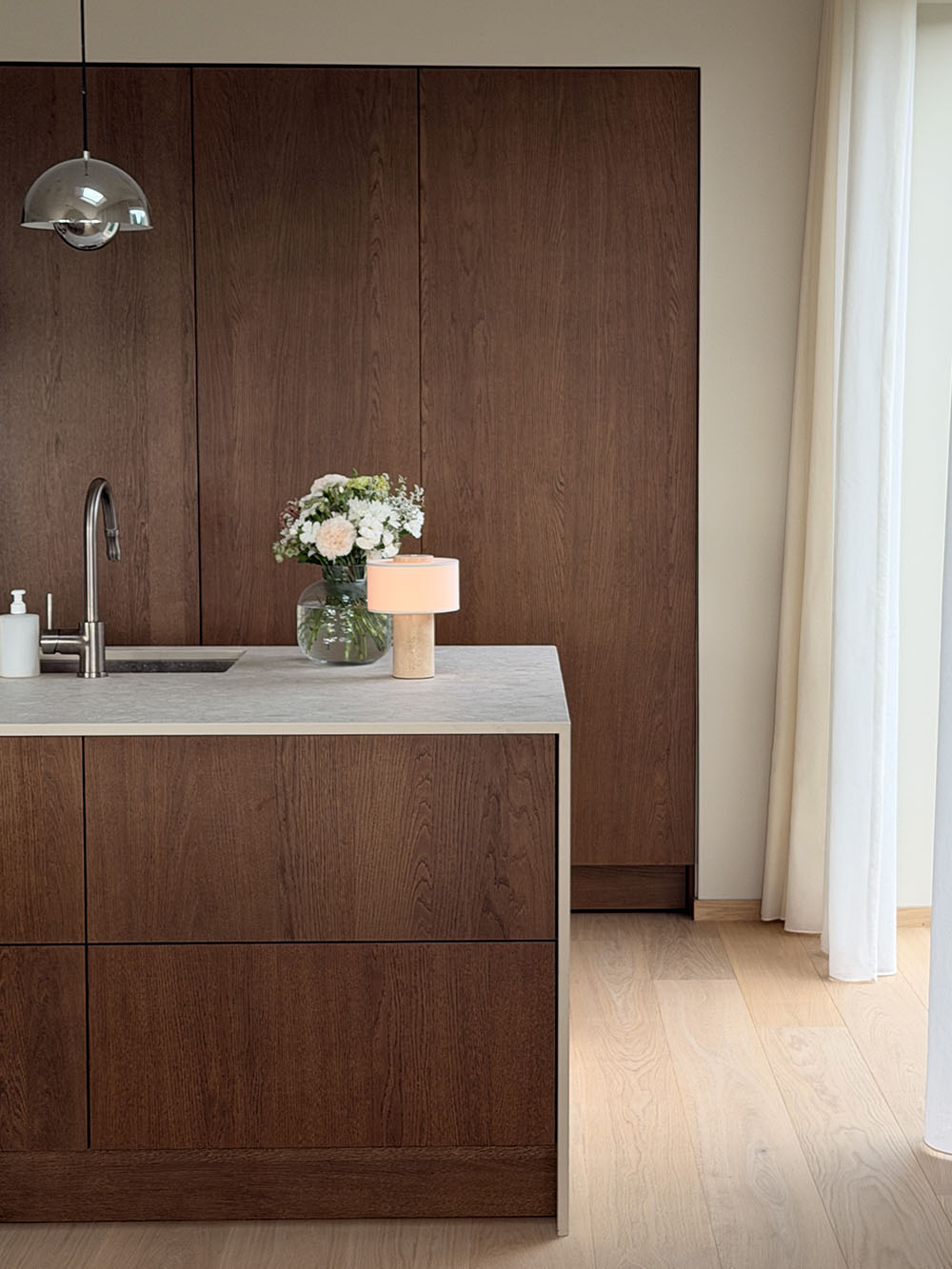Auríe Portable Lamp | Travertine