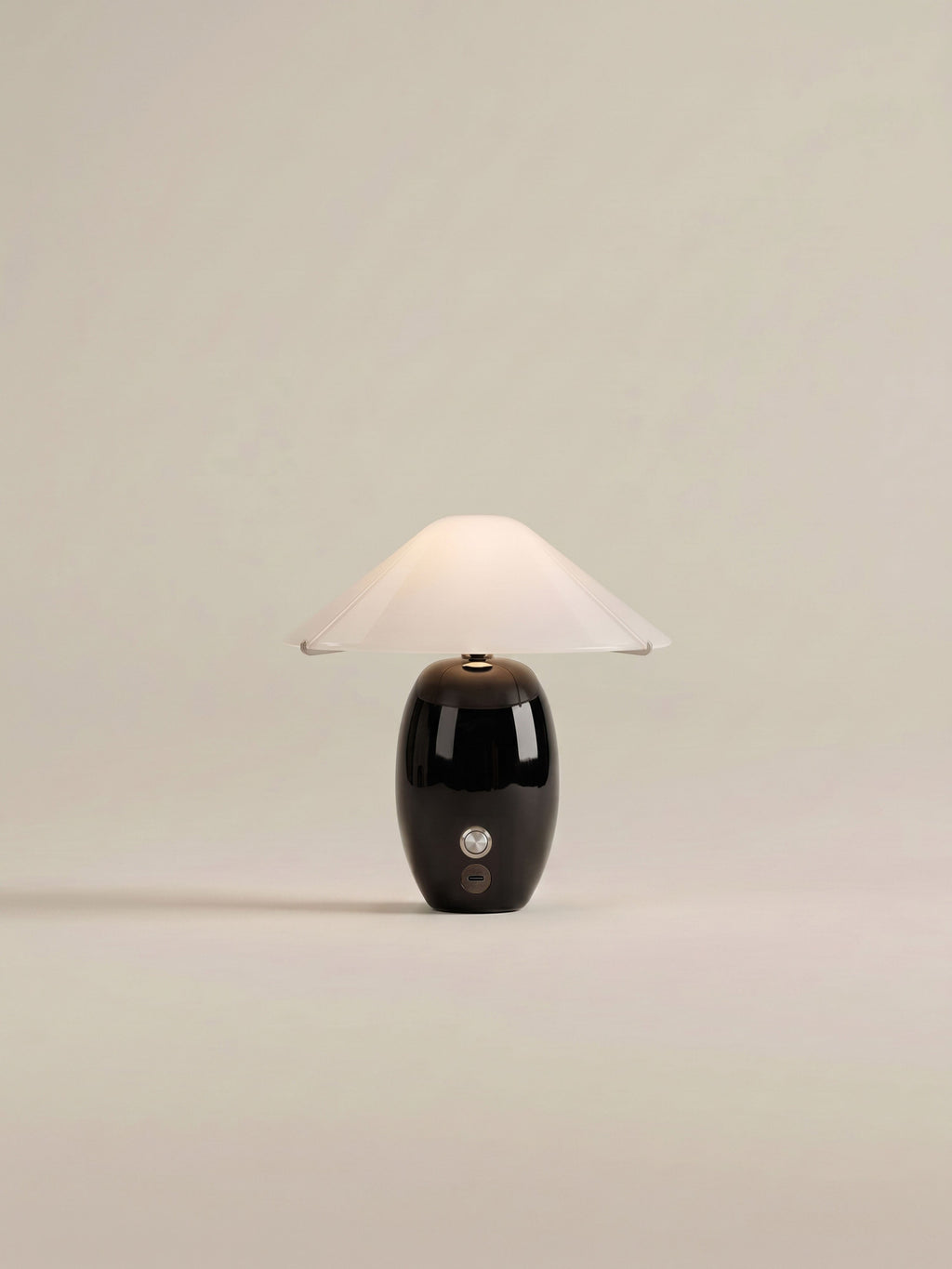 Maríel Portable Lamp | Black Ceramic