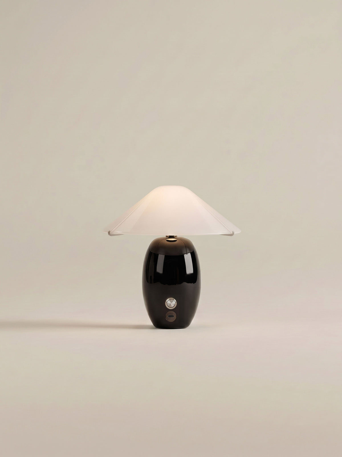 Maríel Portable Lamp | Black Ceramic